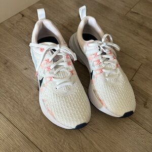 NIKE Tennis Shoes Size 9